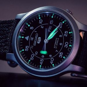 Đồng hồ có dạ quang