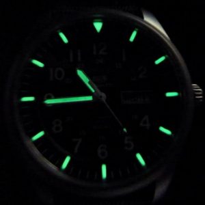 Đồng hồ có dạ quang