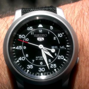 Đồng hồ Seiko SNK809 (4)