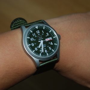 Đồng hồ Seiko SNZG09K1 (8)