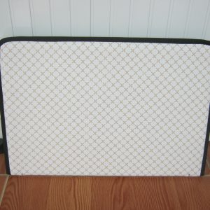 Cặp da đựng đồng hồ màu trắng