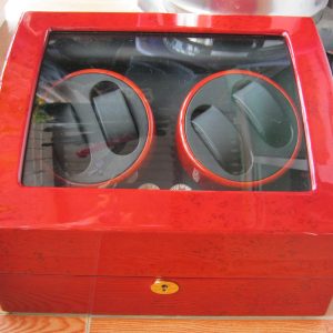 hộp lắc lên cót đồng hồ