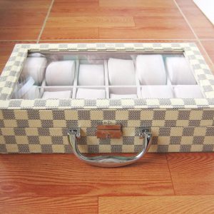 Vali đồng hồ kẻ caro trắng 2