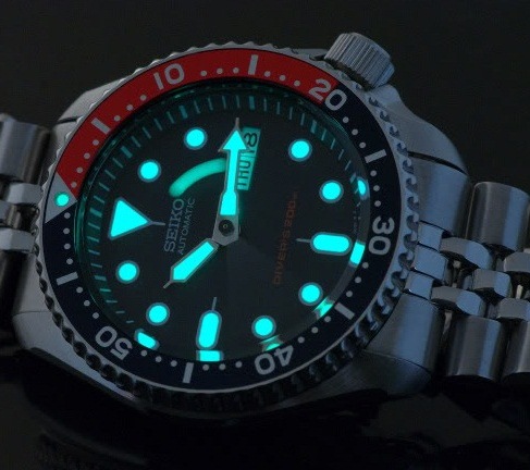 Đồng hồ Seiko SKX009K2 - Đồng hồ thợ lặn đầy cá tính
